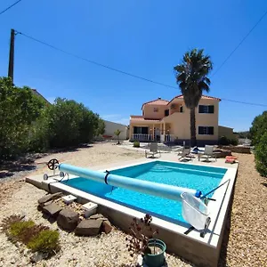 Alojamento de Acomodação e Pequeno-almoço Monte Francisco Baanswy - 3 Quartos - Piscina Privada